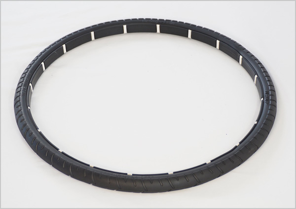 ノーパンクタイヤ